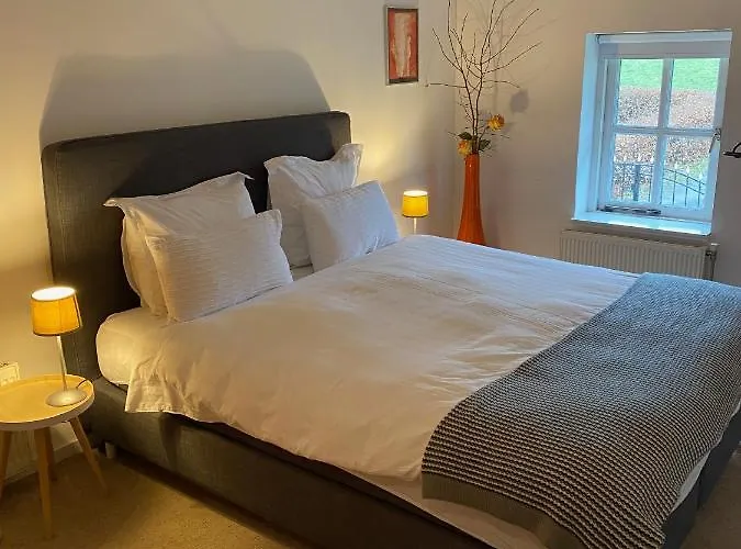 לינה וארוחת בוקר Dreumelse Waard 3*